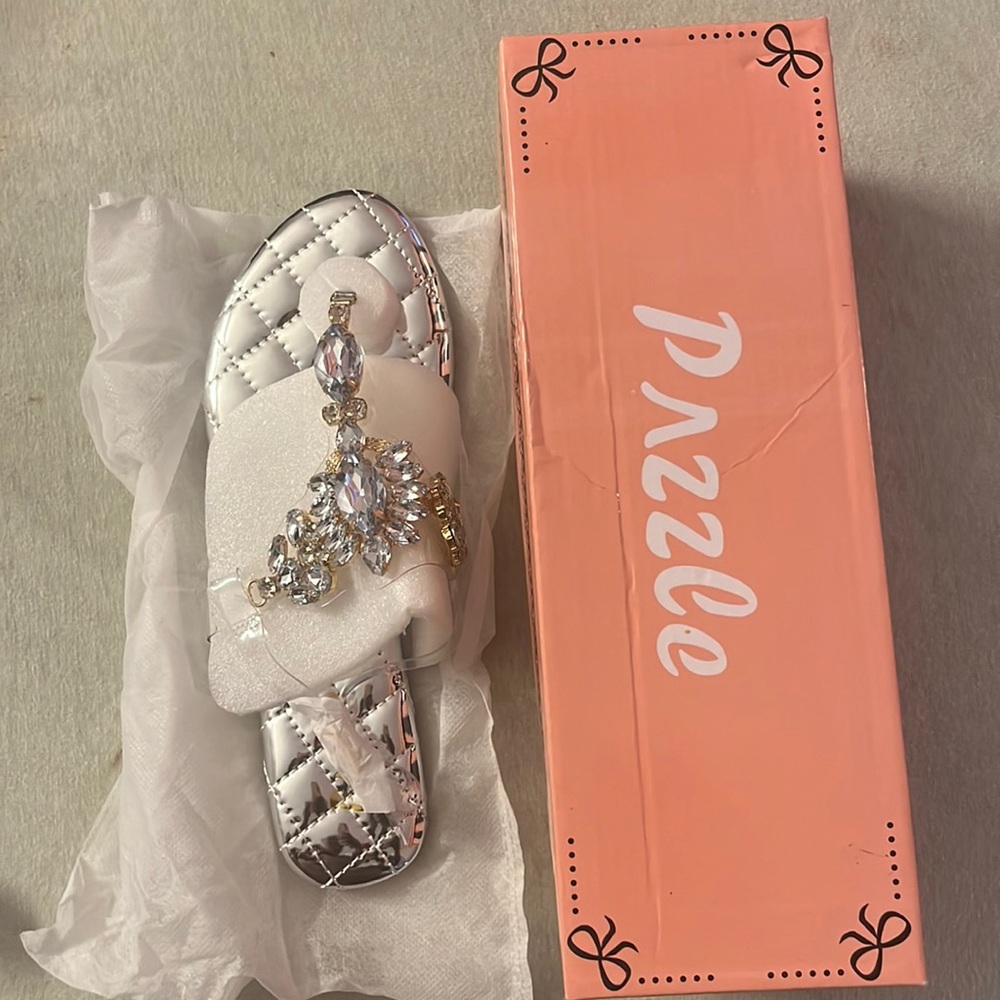 Pazzle size 9 Silver shoes